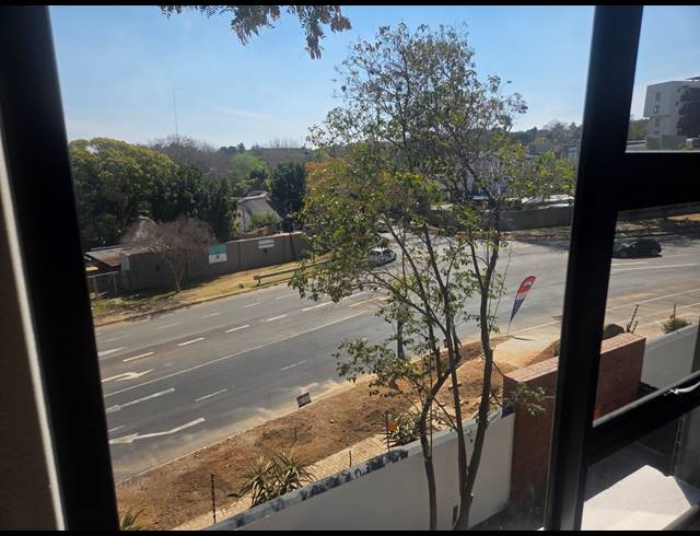 2 BEDROOM APARTMENT TO LET IN BRYANSTON